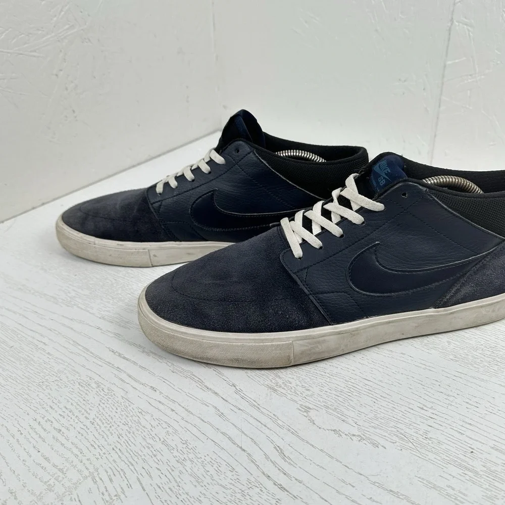 Nike men 11